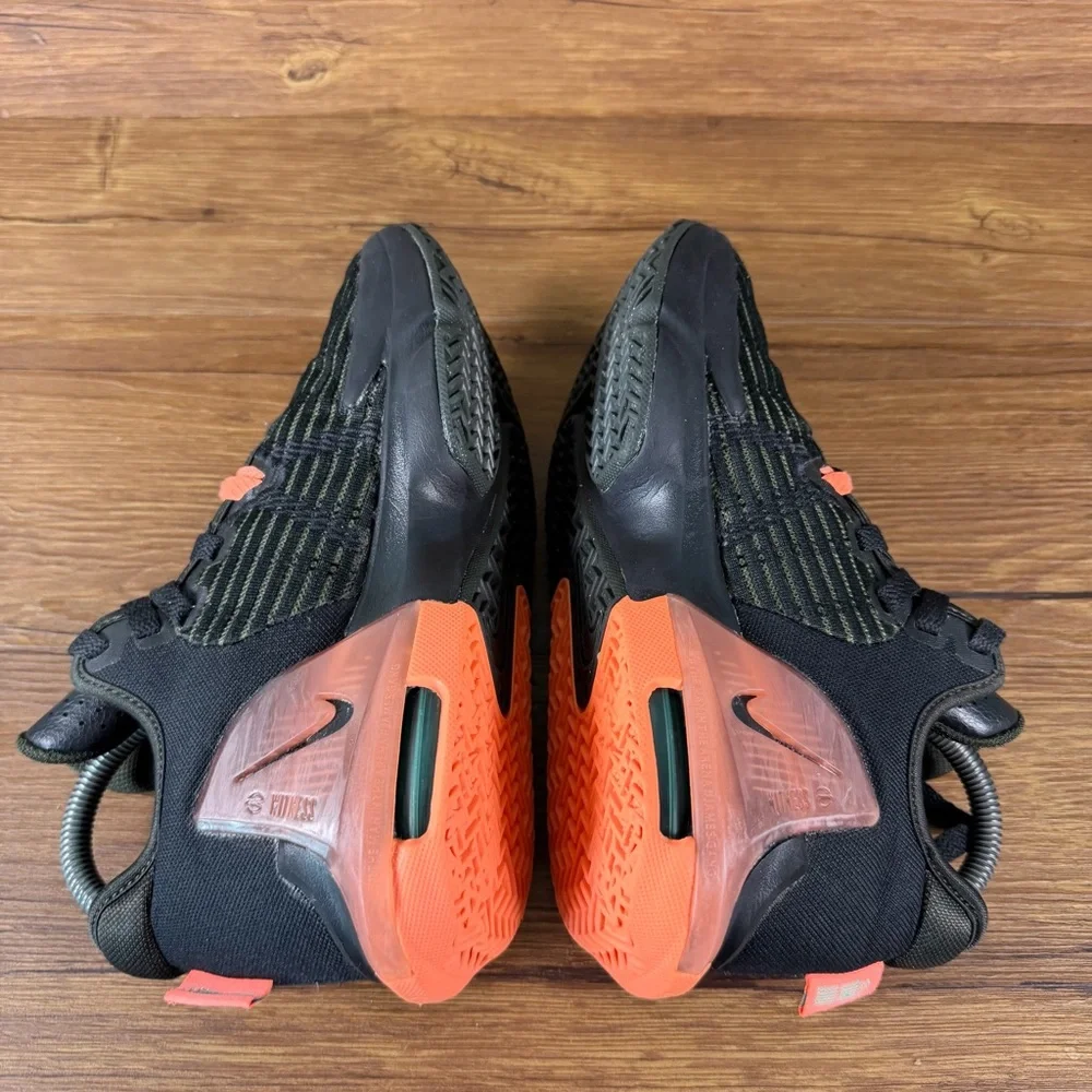 Nike LeBron witness 6 sneakers Basketball Shies‎ Youth Size 4.5 Lace Up